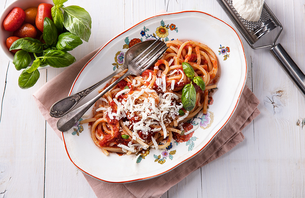 spaghetti-alla-chitarra-tortellificio-piatto-d'oro-aci-bonaccorsi-sicilia